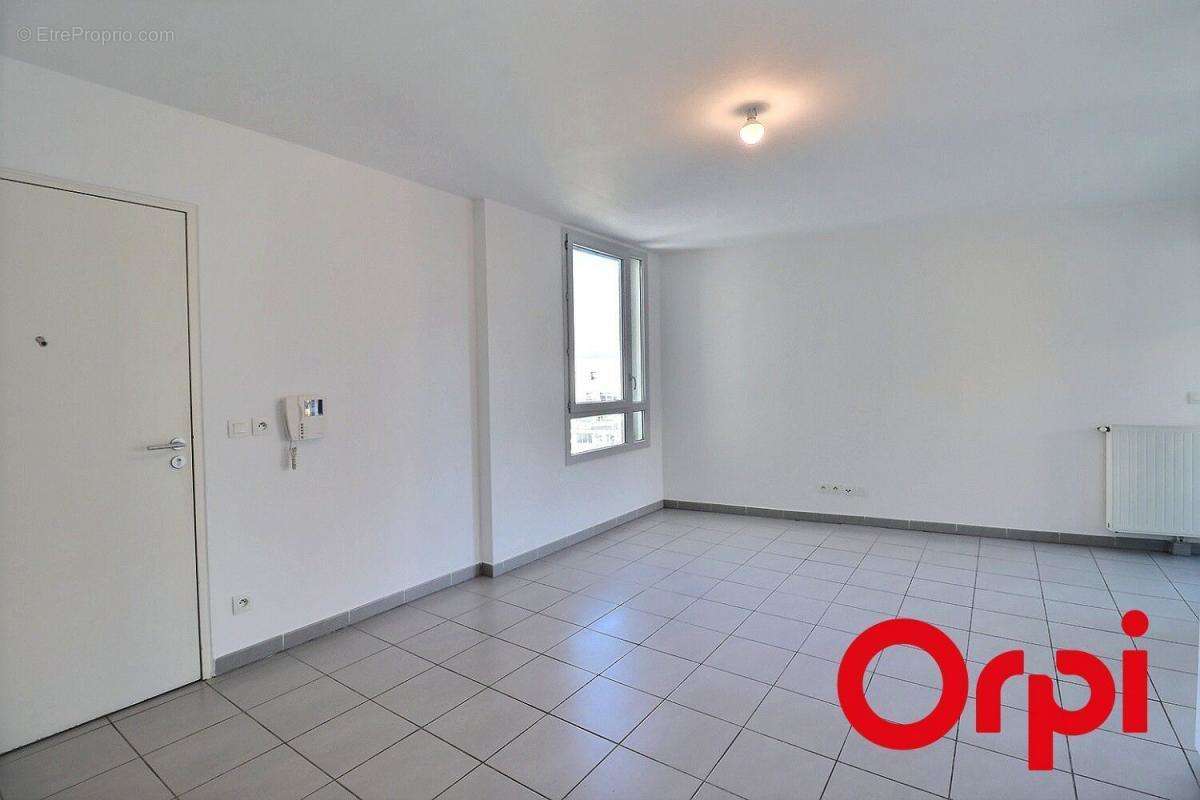 Appartement à MARSEILLE-3E