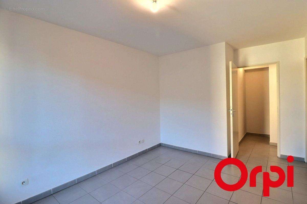 Appartement à MARSEILLE-3E