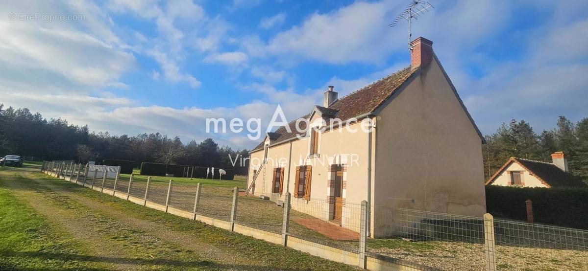 Maison à GIEVRES