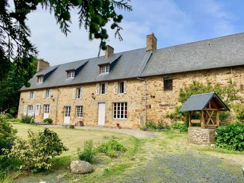 Maison à LE VAL-SAINT-PERE