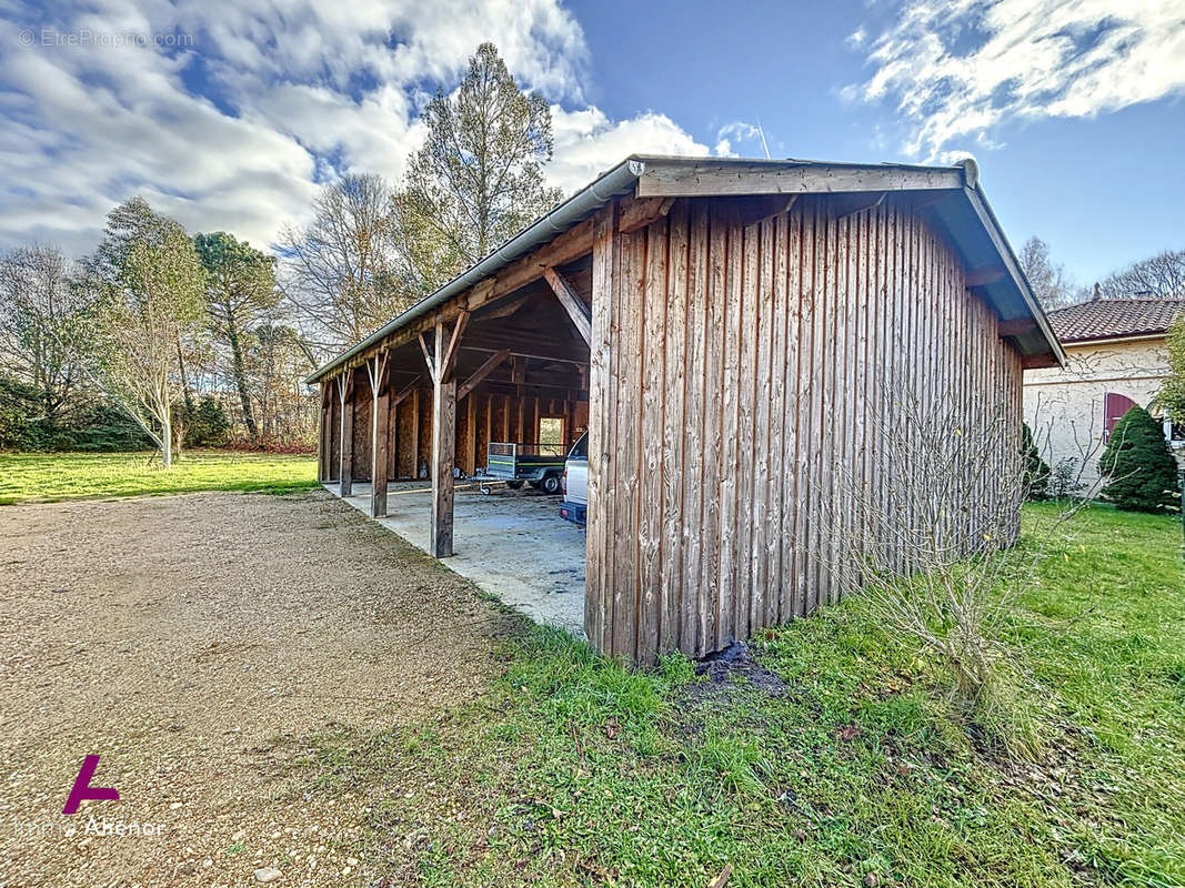 Maison à LOUCHATS