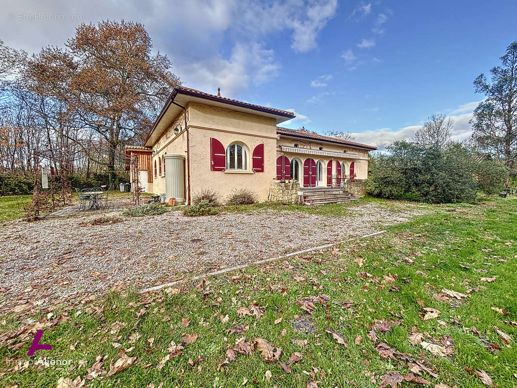 Maison à LOUCHATS