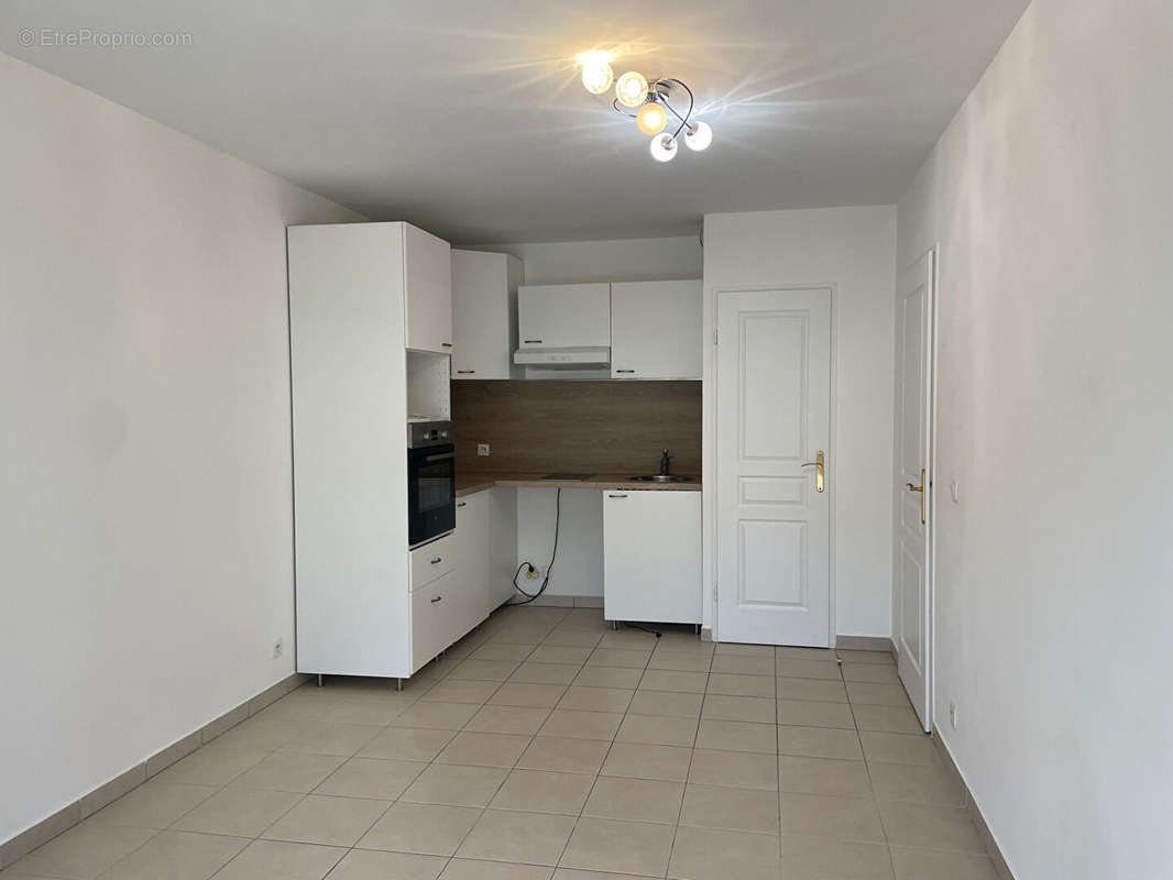 Appartement à LE PUY-SAINTE-REPARADE