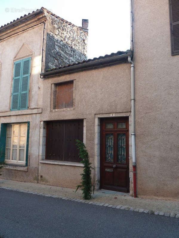 Maison à PUY-L&#039;EVEQUE