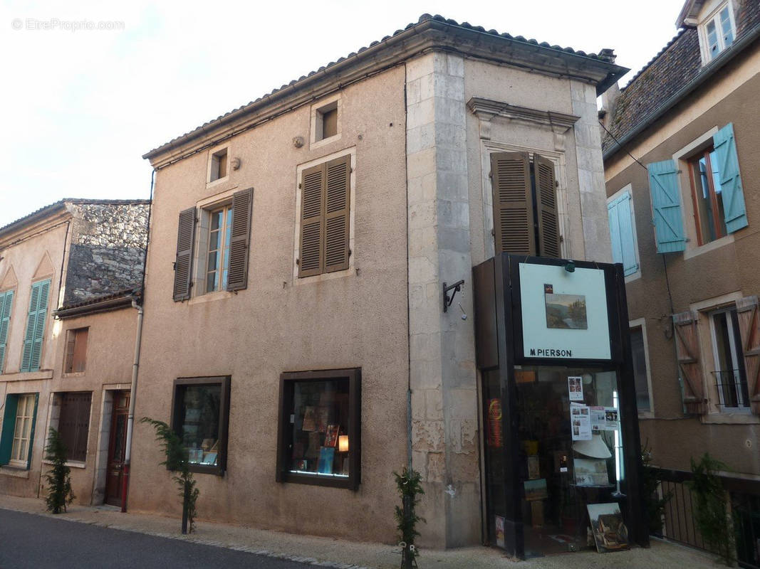 Maison à PUY-L&#039;EVEQUE