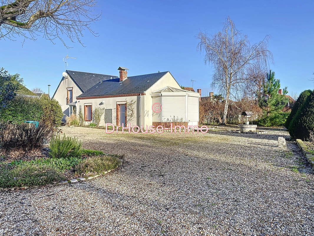 Maison à SAINT-JEAN-DE-BRAYE