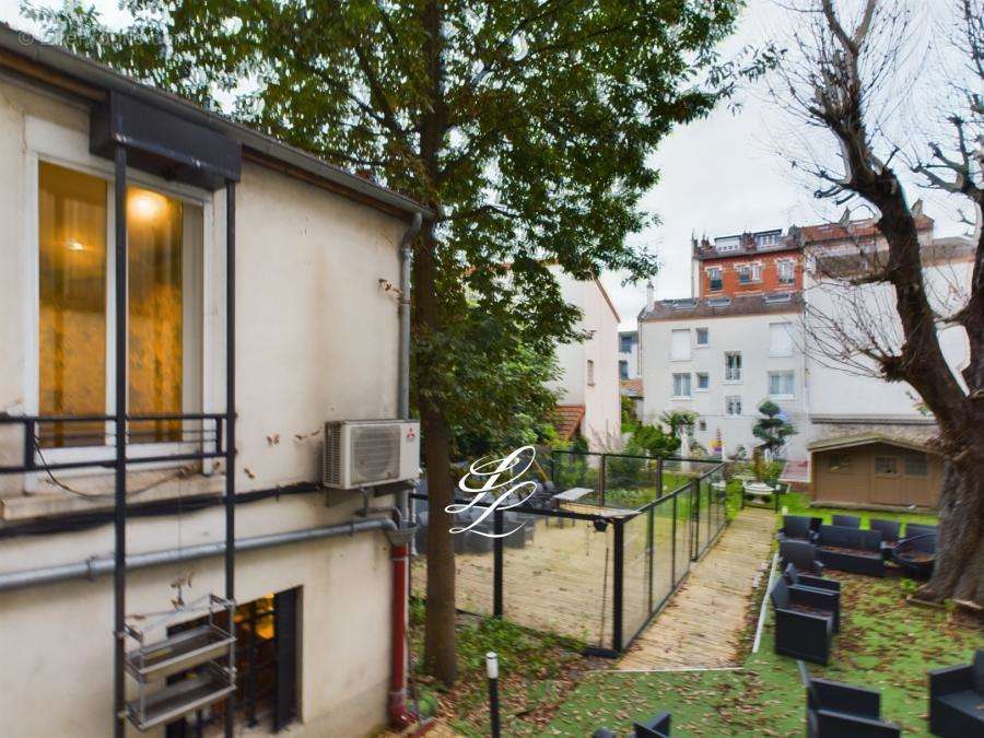 Autre à IVRY-SUR-SEINE