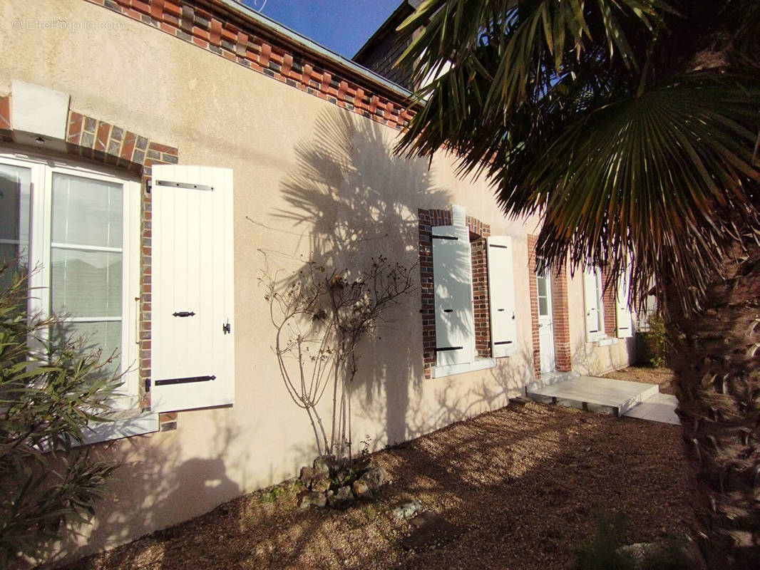 Maison à SAINT-DENIS-LES-PONTS