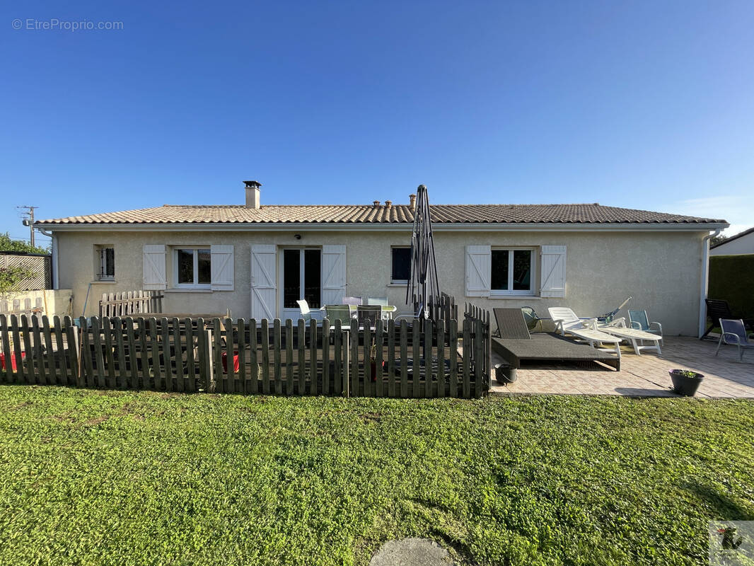 Maison à QUEYSSAC