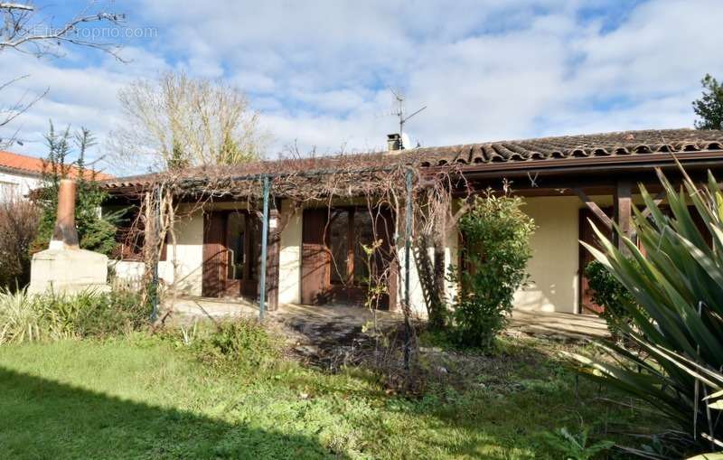 Maison à SAINT-LOUP-CAMMAS