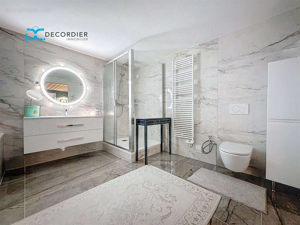 Appartement à EVIAN-LES-BAINS