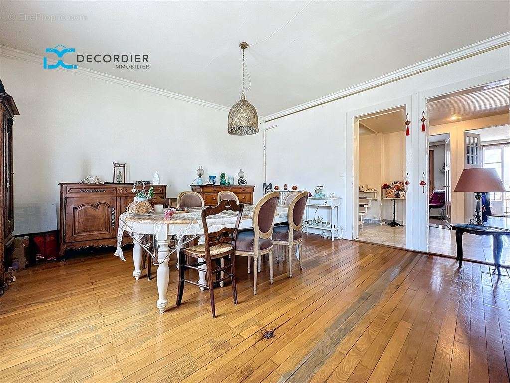 Appartement à EVIAN-LES-BAINS