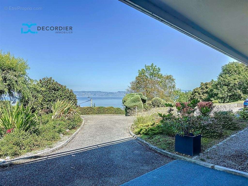 Appartement à EVIAN-LES-BAINS