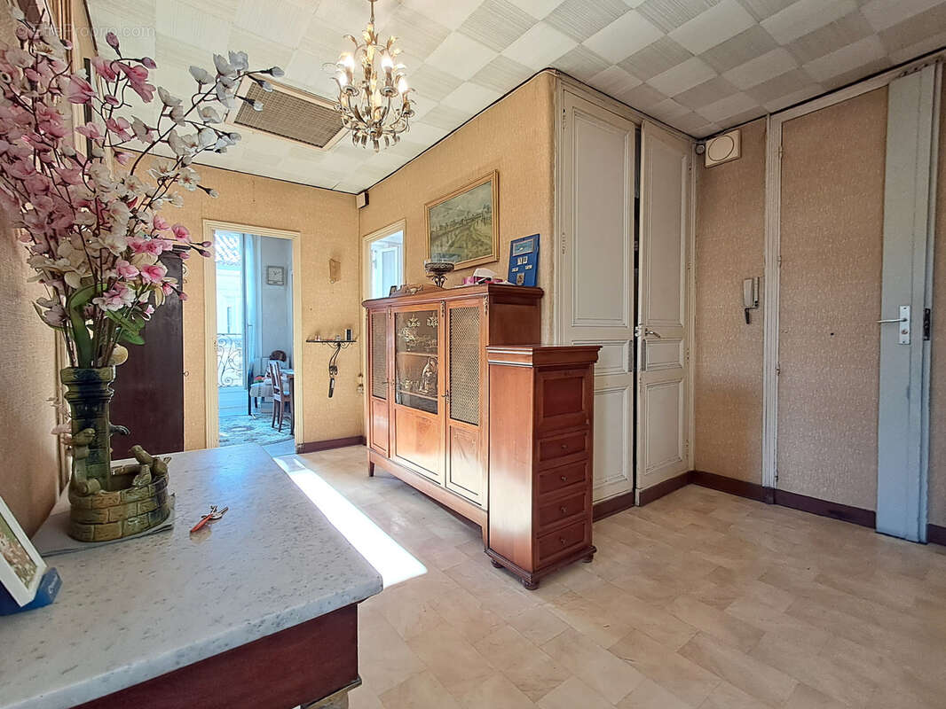 Appartement à MARSEILLE-1E