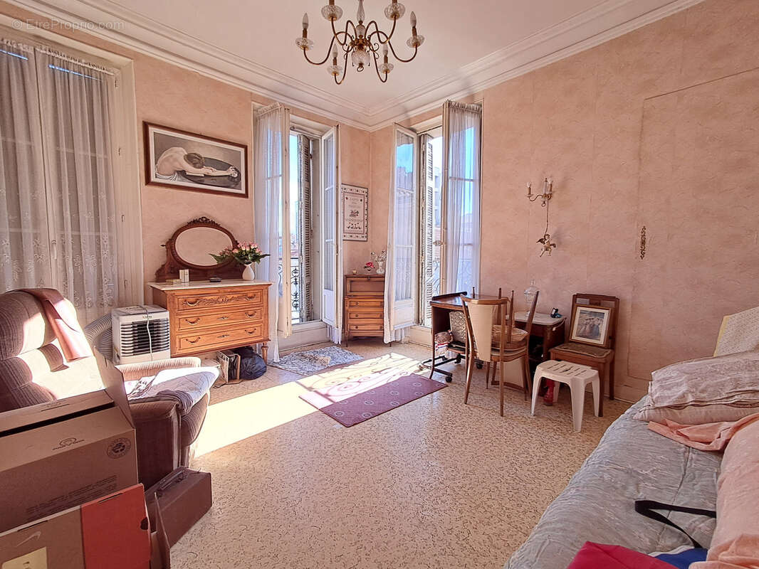 Appartement à MARSEILLE-1E