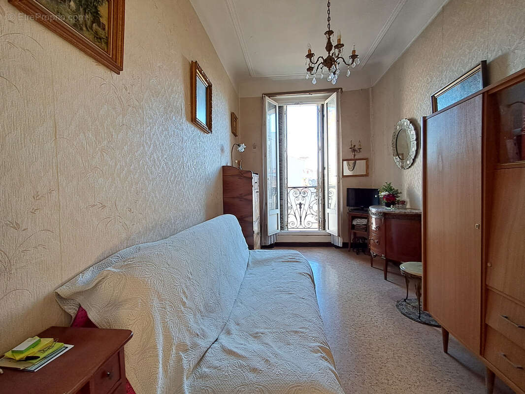 Appartement à MARSEILLE-1E