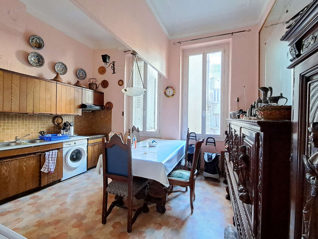 Appartement à MARSEILLE-1E