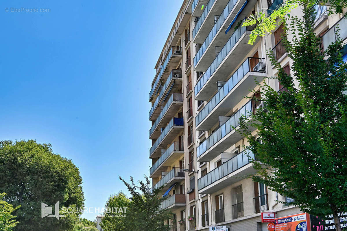 Appartement à MARSEILLE-4E