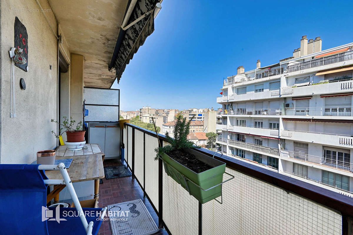 Appartement à MARSEILLE-4E