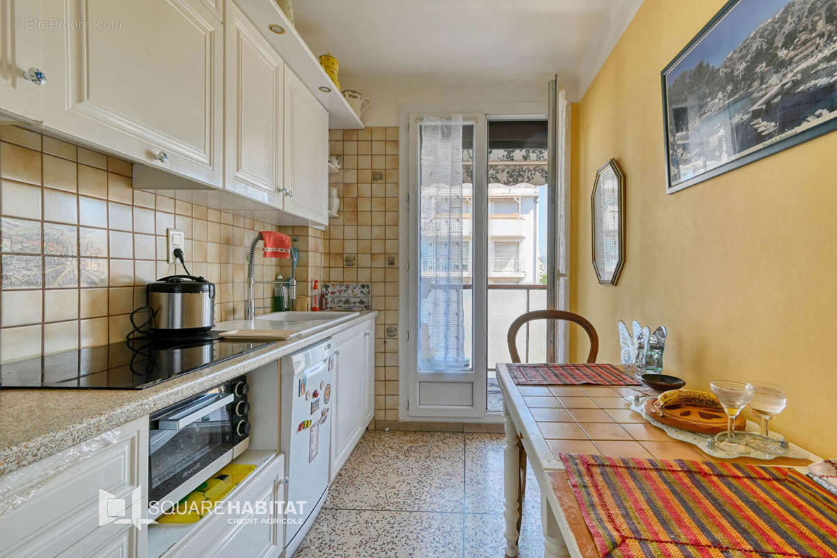 Appartement à MARSEILLE-4E