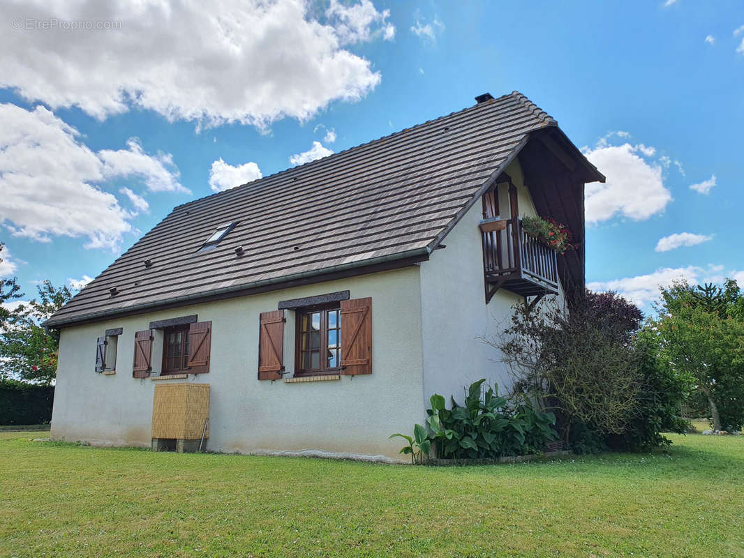 Maison à FERRIERES-HAUT-CLOCHER