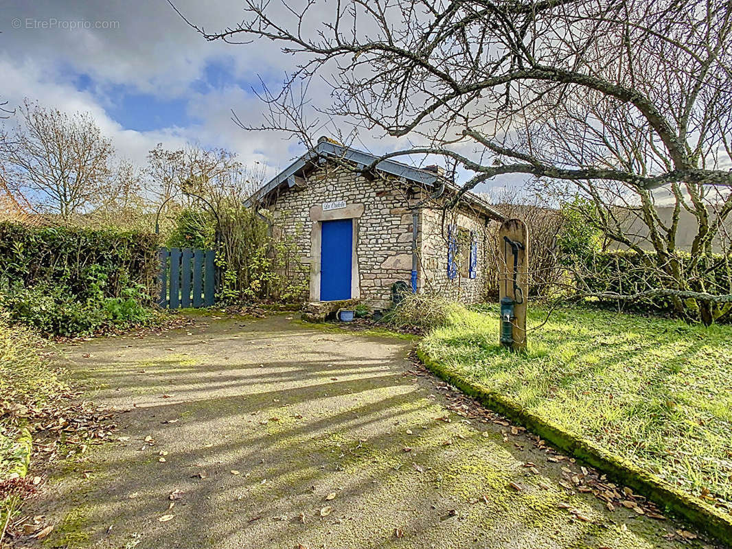 Maison à LUGNY