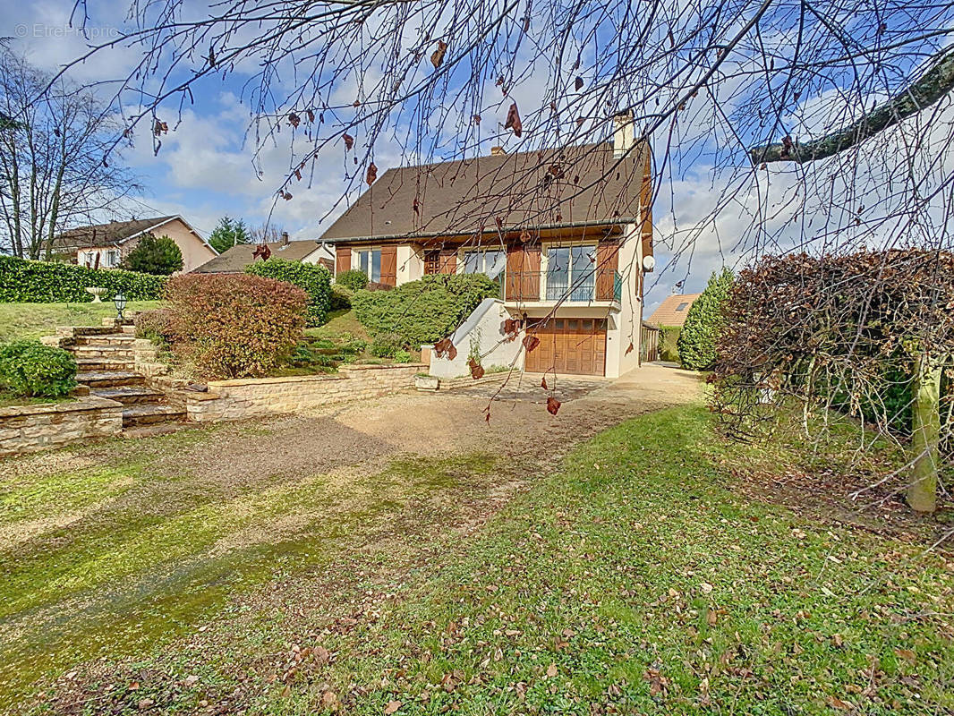 Maison à SENNECEY-LE-GRAND