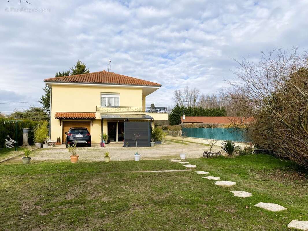 Maison à PONT-DE-VAUX