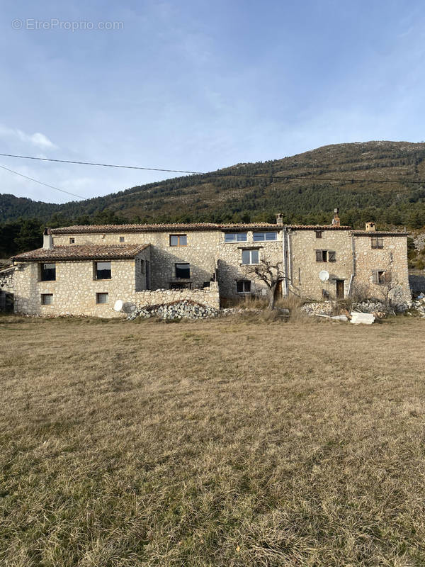 Maison à GREOLIERES