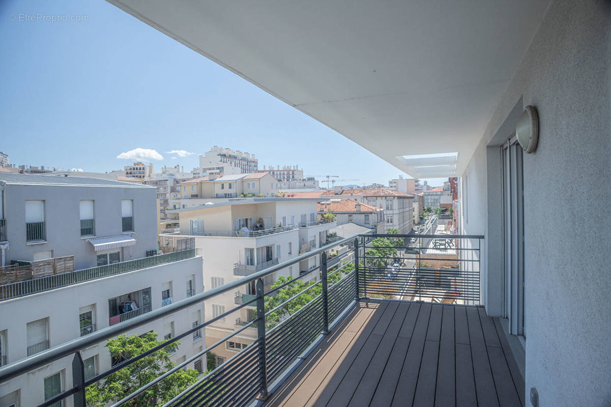 Appartement à MARSEILLE-2E