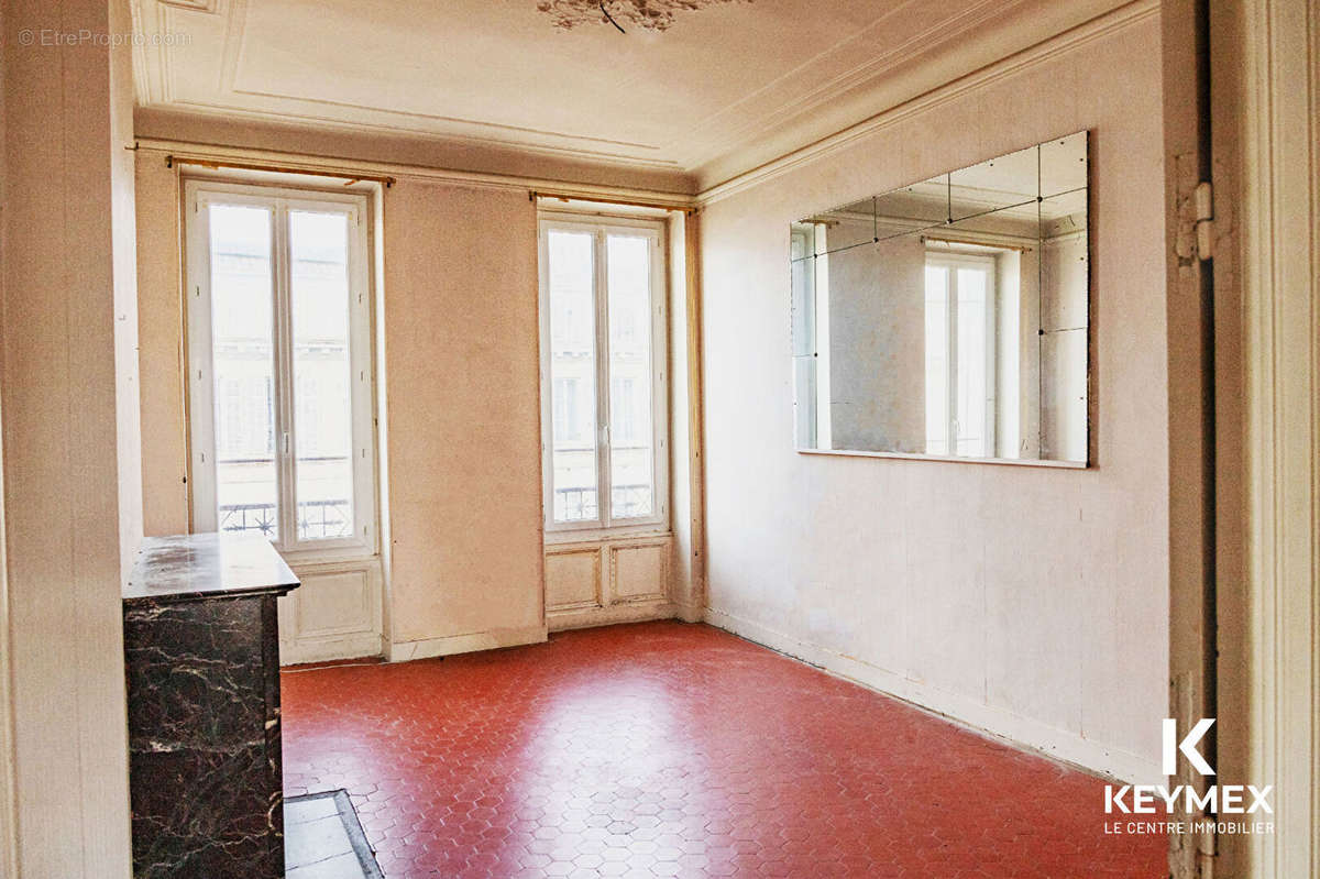 Appartement à MARSEILLE-1E