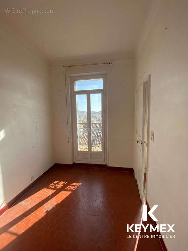 Appartement à MARSEILLE-1E