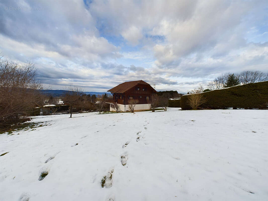 Maison à LA ROCHE-SUR-FORON