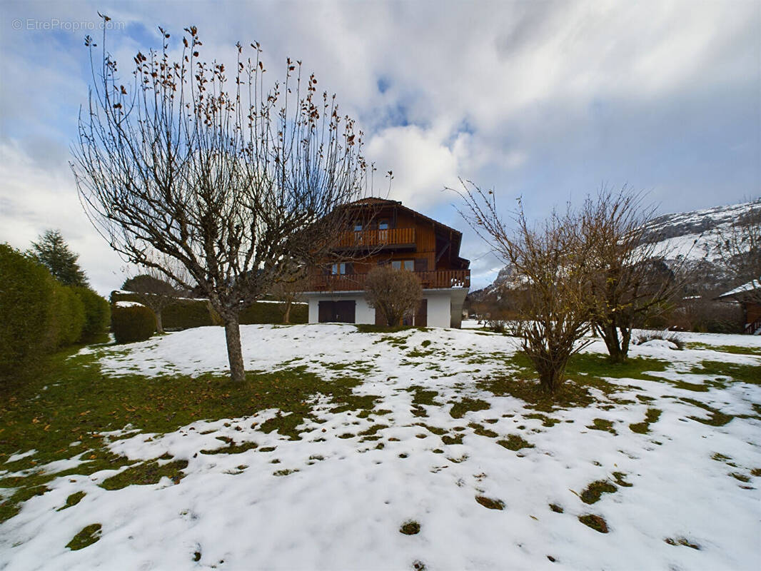 Maison à LA ROCHE-SUR-FORON