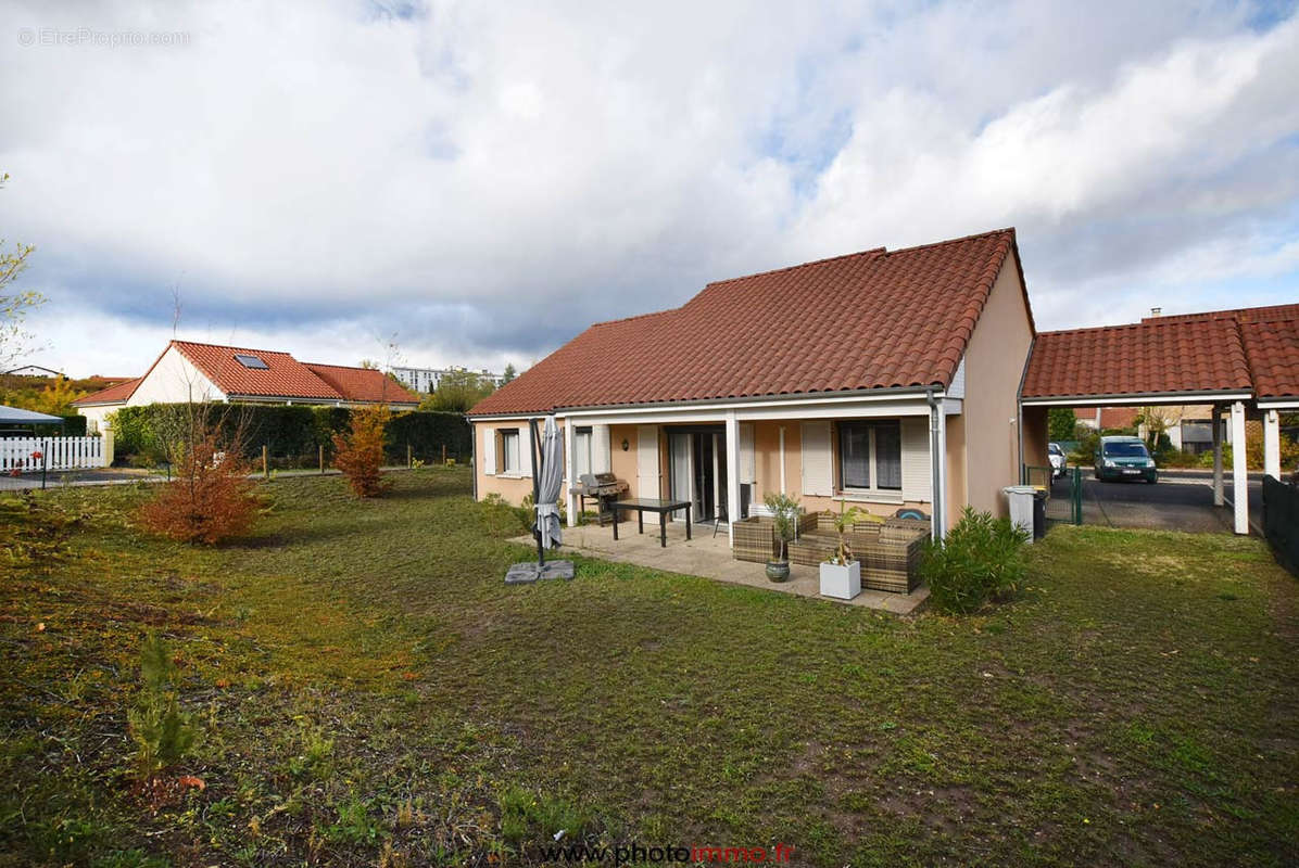 Maison à LE CENDRE