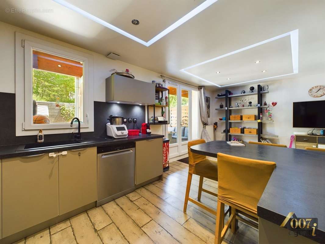 Cuisine - Appartement à CHAMBERY