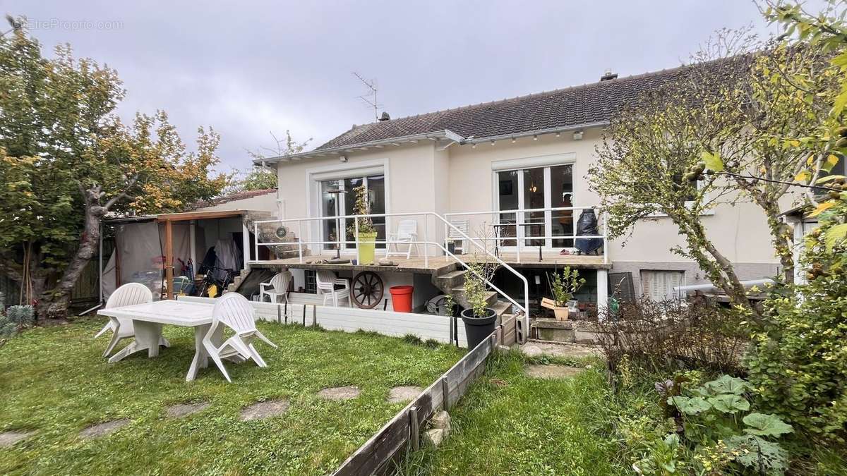 Maison à LA FRETTE-SUR-SEINE