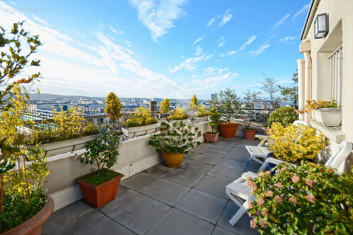 Appartement à ISSY-LES-MOULINEAUX