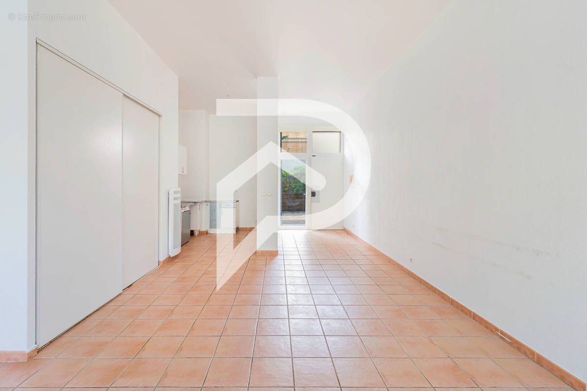 Appartement à MARSEILLE-2E