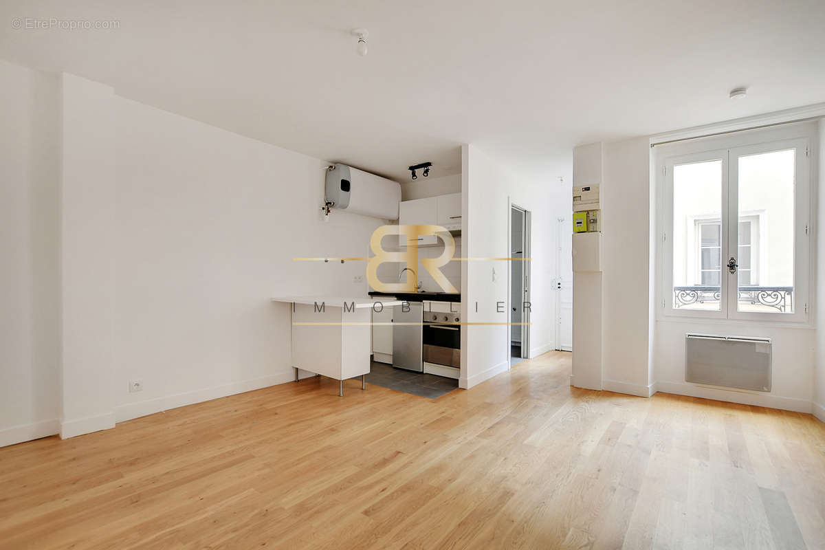 Appartement à PARIS-8E