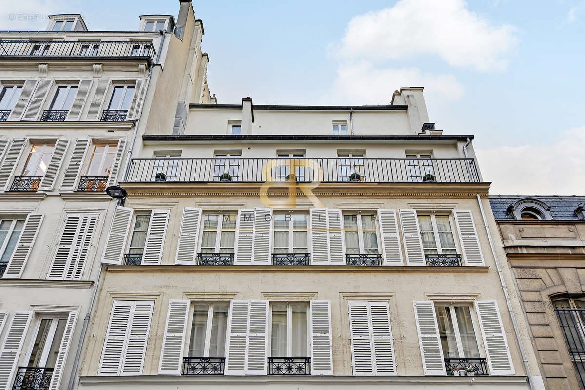 Appartement à PARIS-8E