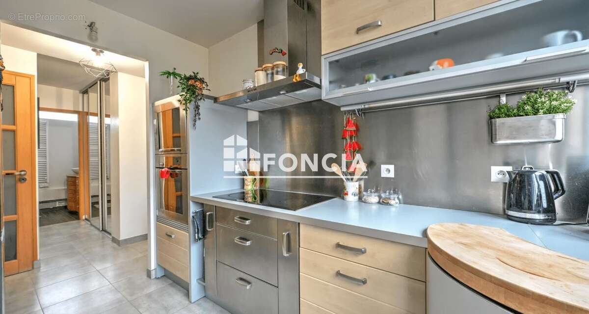 Appartement à VERNEUIL-SUR-SEINE