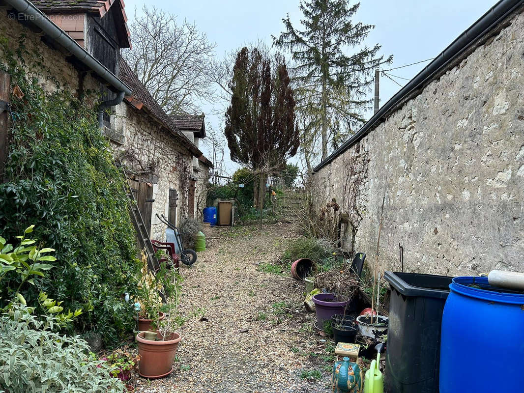 Maison à YZEURES-SUR-CREUSE