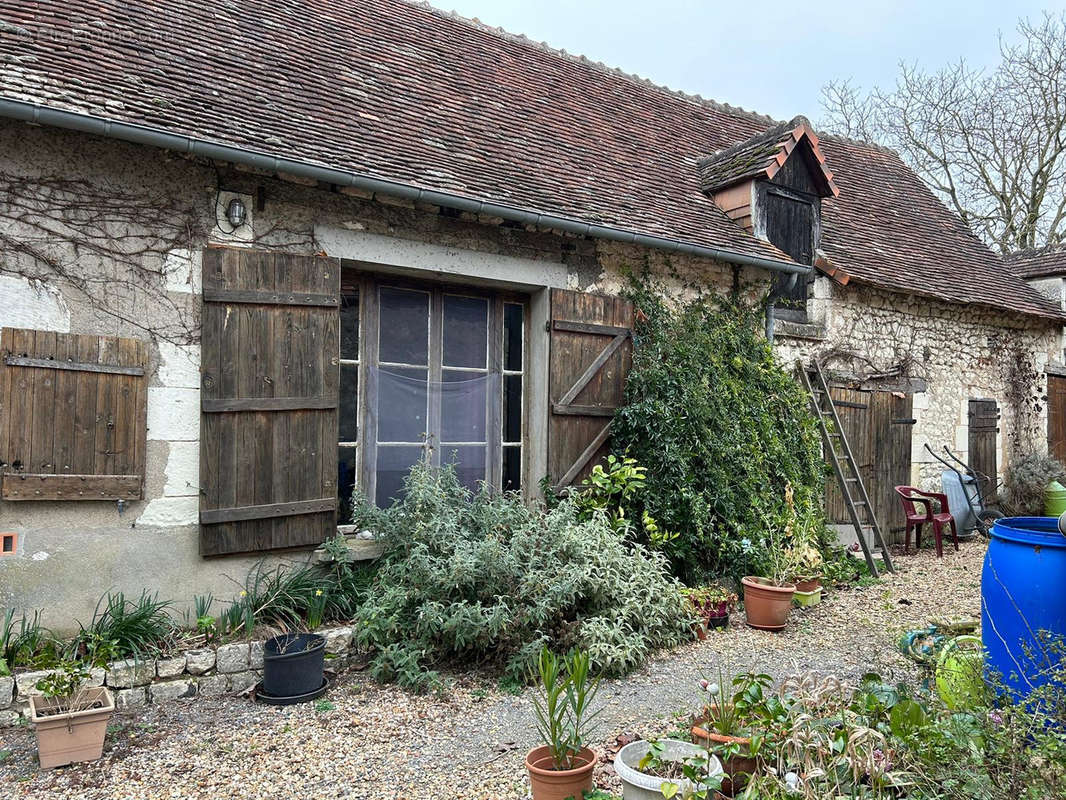 Maison à YZEURES-SUR-CREUSE