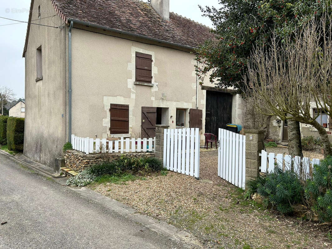 Maison à YZEURES-SUR-CREUSE