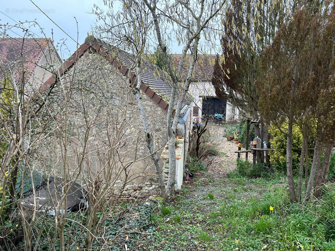 Maison à YZEURES-SUR-CREUSE