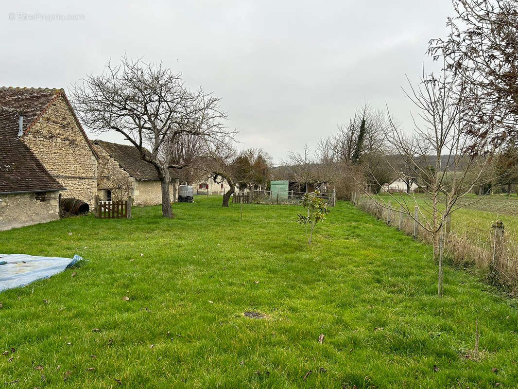 Maison à YZEURES-SUR-CREUSE