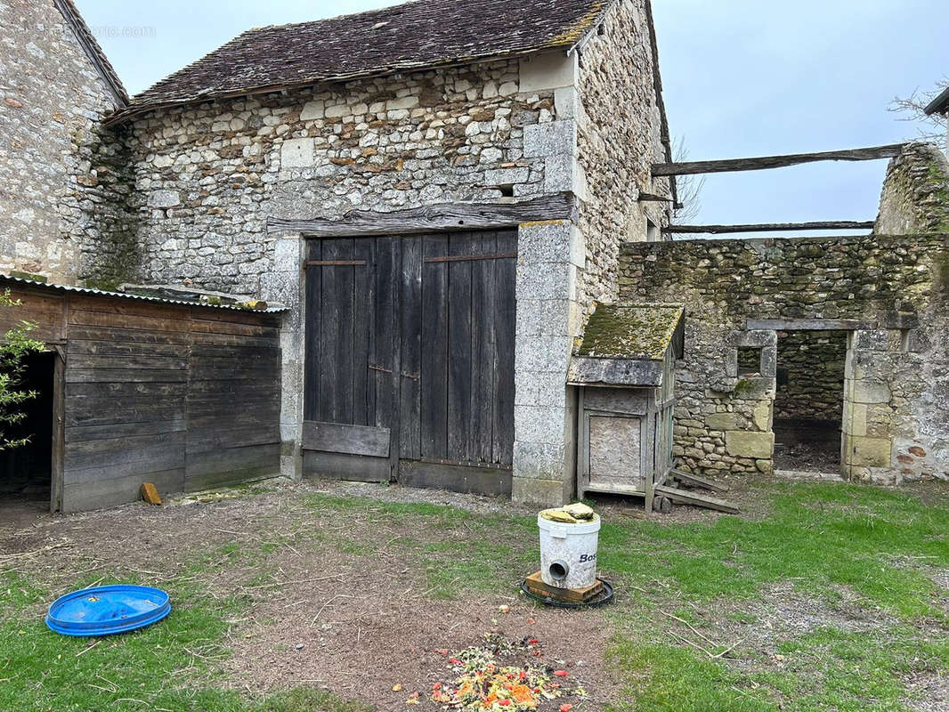 Maison à YZEURES-SUR-CREUSE