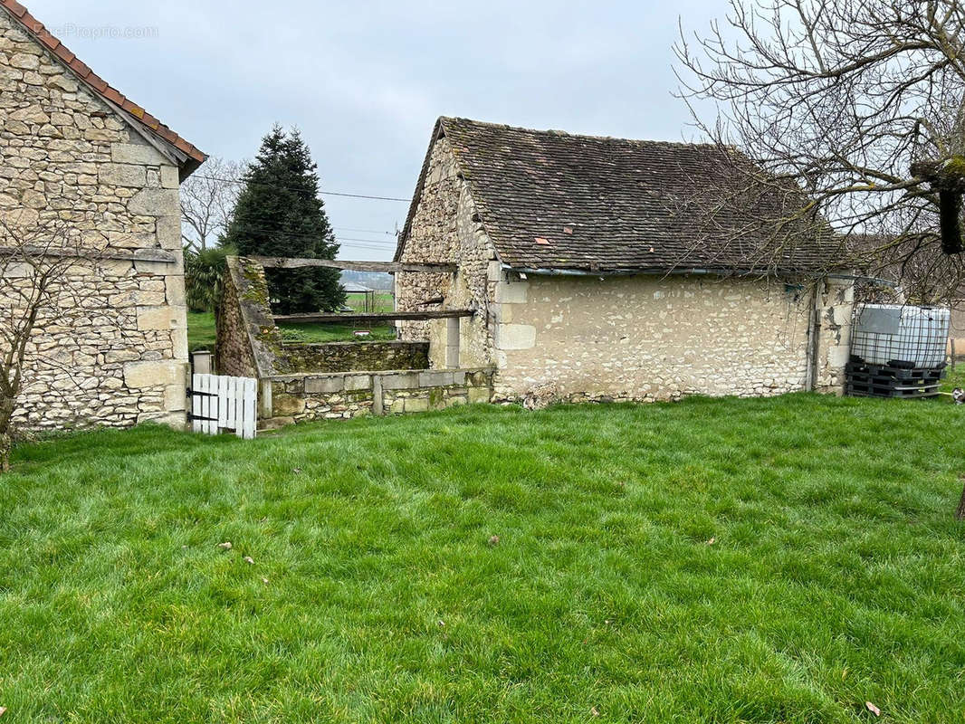 Maison à YZEURES-SUR-CREUSE