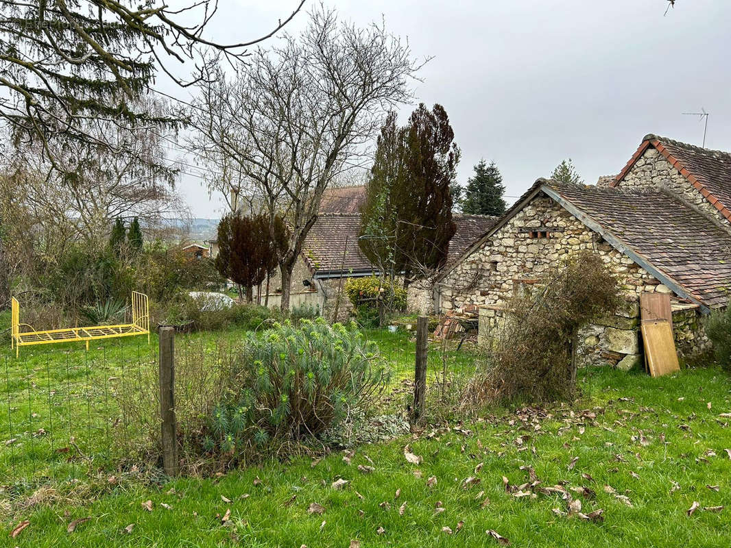 Maison à YZEURES-SUR-CREUSE